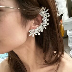 Elegant Silver Leaf Ear Cuff for LEFT Side, Ear Crawler, Earrings
